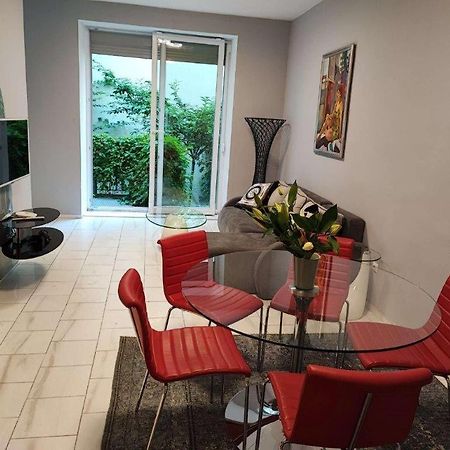 Central Vienna Apartment With Unique 40M2 City Garden & Self Check In Kültér fotó