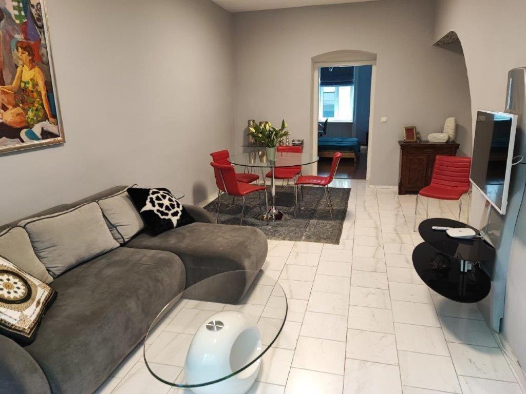 Central Vienna Apartment With Unique 40M2 City Garden & Self Check In Kültér fotó