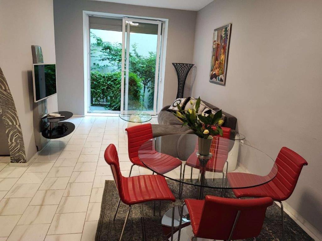 Central Vienna Apartment With Unique 40M2 City Garden & Self Check In Kültér fotó