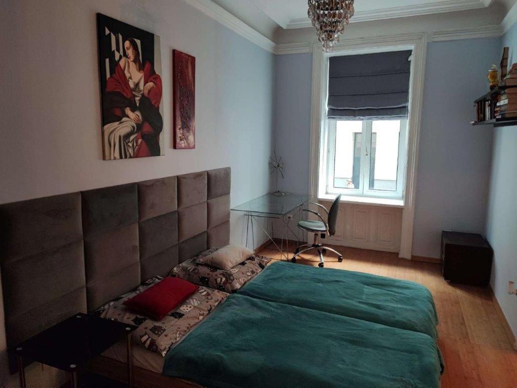 Central Vienna Apartment With Unique 40M2 City Garden & Self Check In Kültér fotó