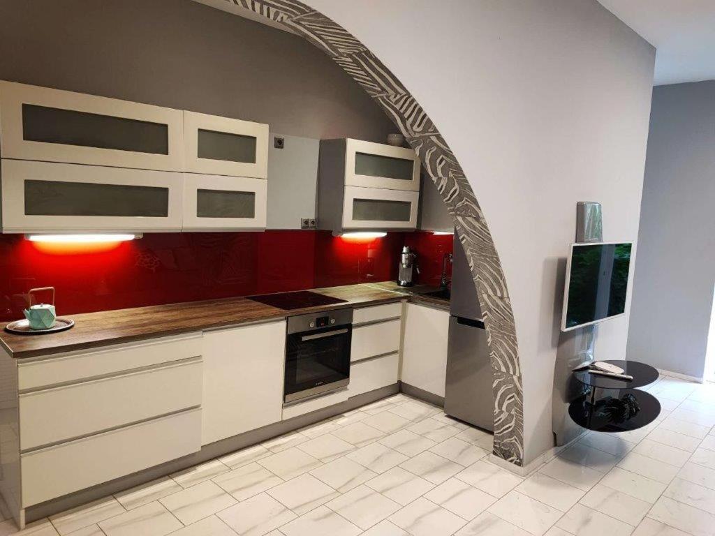 Central Vienna Apartment With Unique 40M2 City Garden & Self Check In Kültér fotó